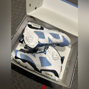Jordan 6 UNC home